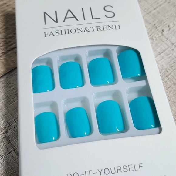 Blue Press On Nails - Picture 2 of 5